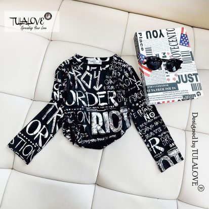 Alternative view of Áo Croptop Dài Tay Họa Tiết Blink