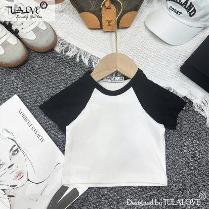 Alternative view of Áo Croptop Cộc Tay Phối Màu Kiểu Raglang